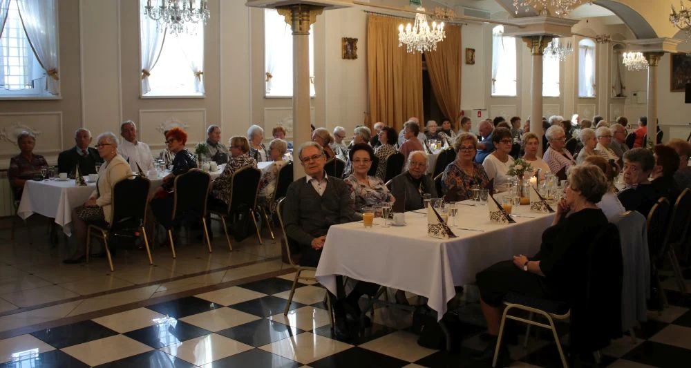Piekarscy seniorzy świętowali Dzień Seniora