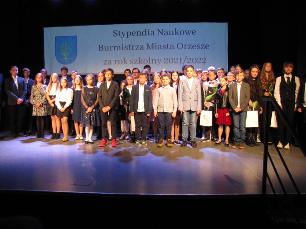 Stypendium Burmistrza Miasta Orzesze. Nagrodzono 82 orzeskich uczniów!