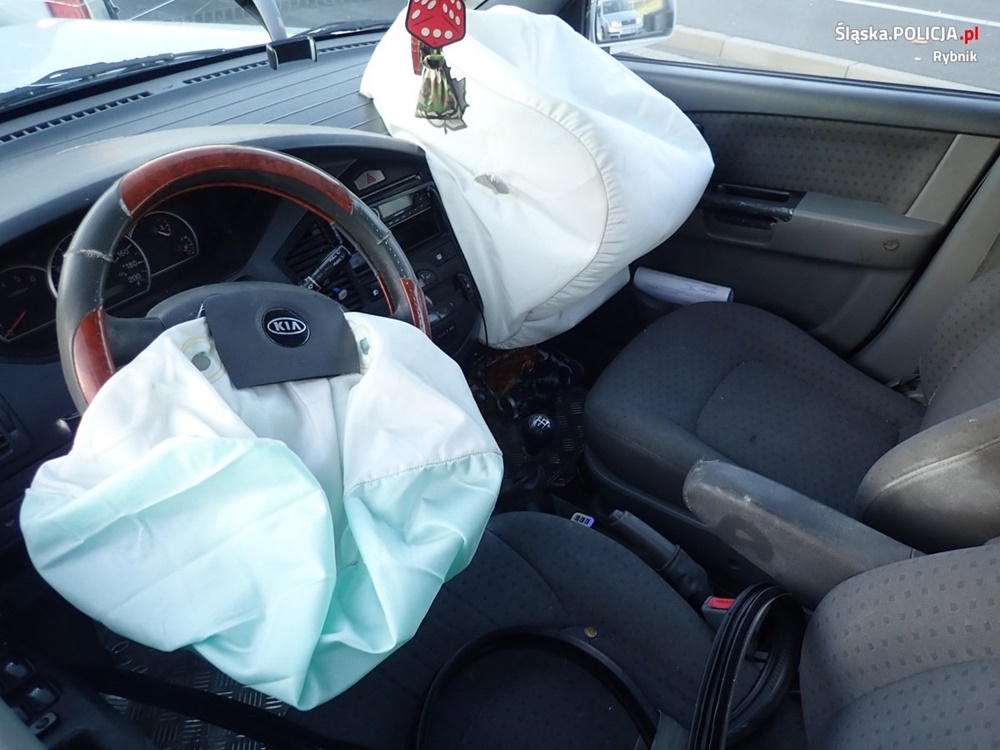 Pijany, bez uprawnień spowodował wypadek. Ranna kobieta trafiła do szpitala!