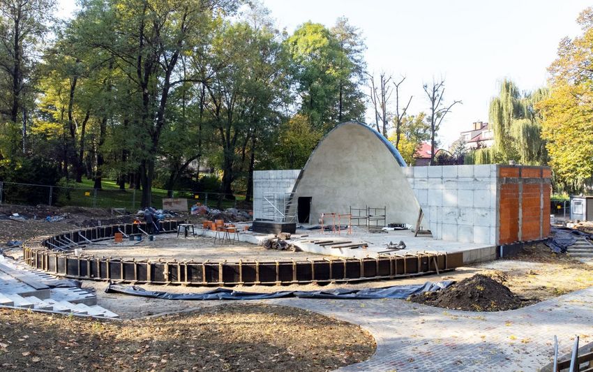 Amfiteatralnie w Parku Czempiela. Kiedy koniec przebudowy?