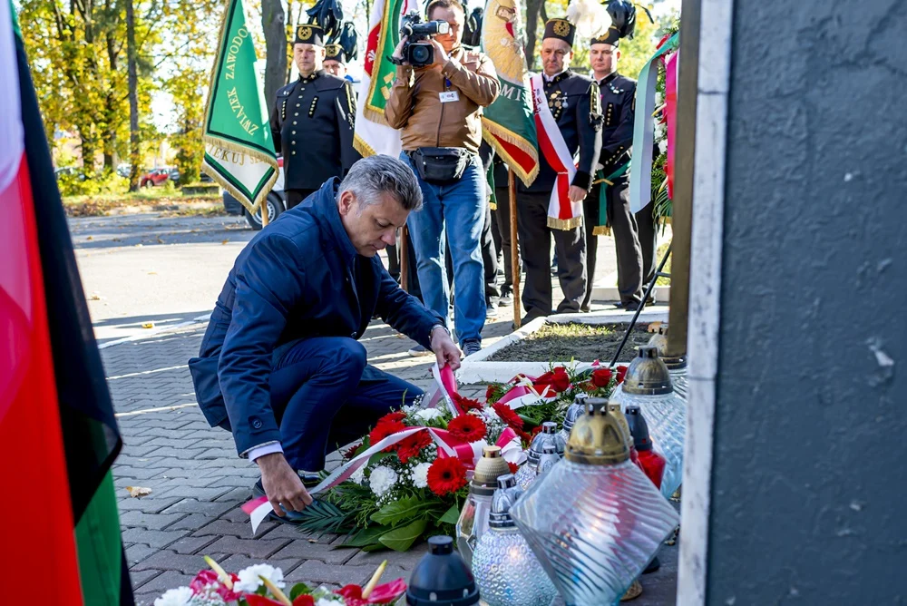 Prezydent upamiętnił tragicznie zmarłych górników z KWK "Dymitrow"