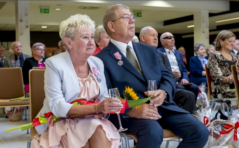 32 pary małżeńskie świętują Złote Gody. Prezydent Bytomia wręczył specjalne medale