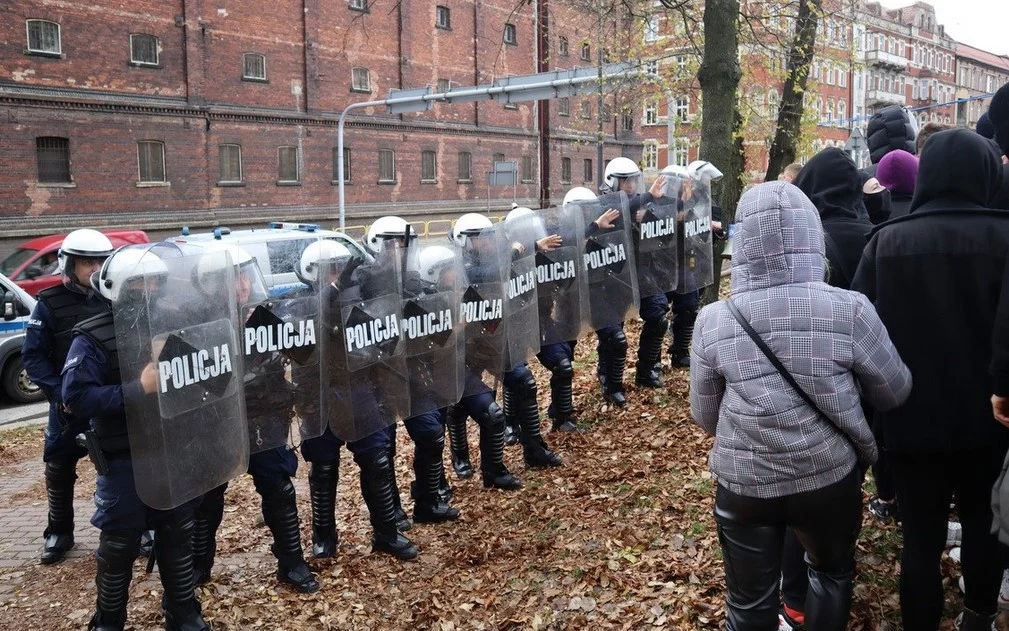 Wspólna akcja mundurowych w Areszcie Śledczym. Ćwiczyli na wypadek zagrożeń