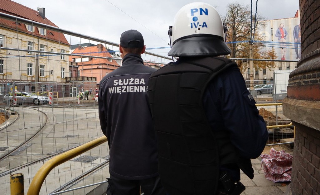 Wspólna akcja mundurowych w Areszcie Śledczym. Ćwiczyli na wypadek zagrożeń
