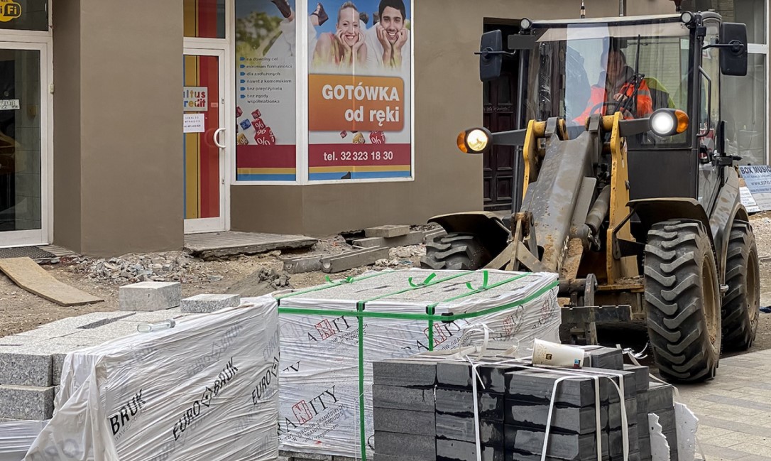 Co z Dworcową? Ruszyły prace brukarskie na odcinku od pl. Kościuszki do ul. Moniuszki