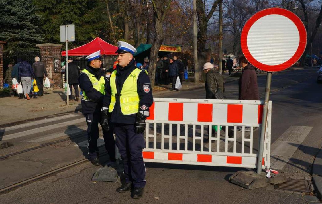 Zmiany w organizacji ruchu w okresie Wszystkich Świętych
