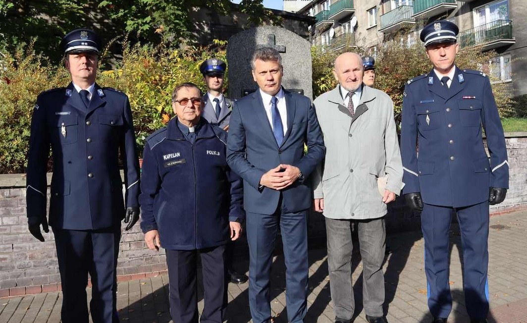 Bytomscy policjanci uczcili pamięć kolegi, który 30 lat temu zginął na służbie [WIDEO]