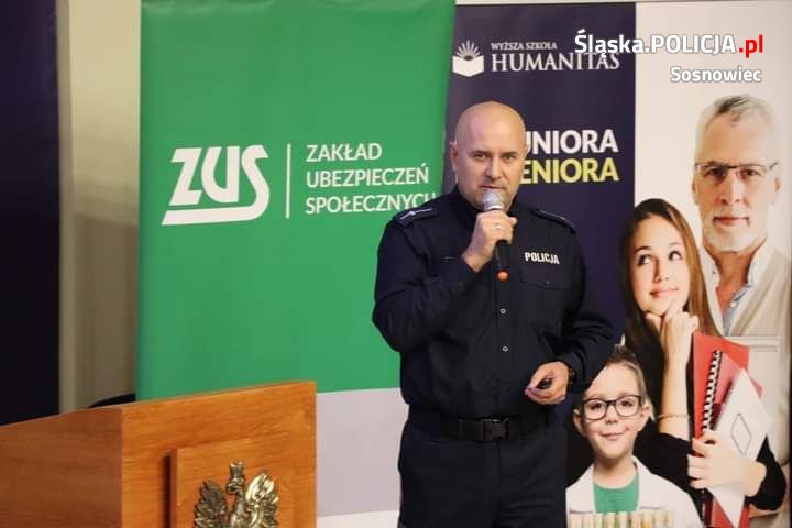 Dni Seniora w wyższej szkole humanitas z sosnowieckimi policjantami