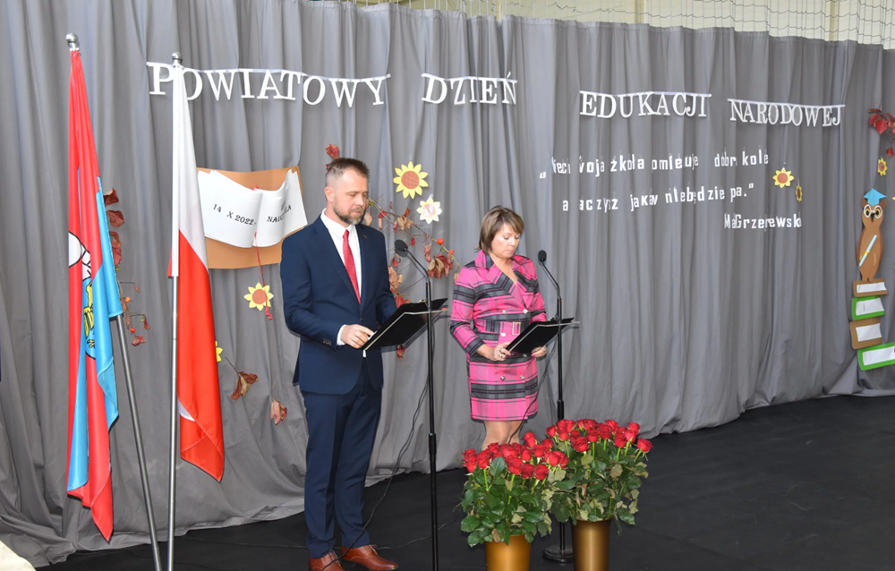 Powiatowa uroczystość Dnia Edukacji Narodowej w ZS nr 2 Specjalnych w Mikołowie
