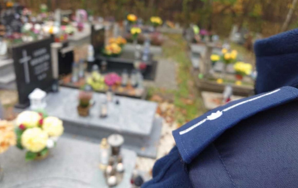 Policja apeluje o bezpieczny dzień Wszystkich Świętych i Dzień Zaduszny 2022
