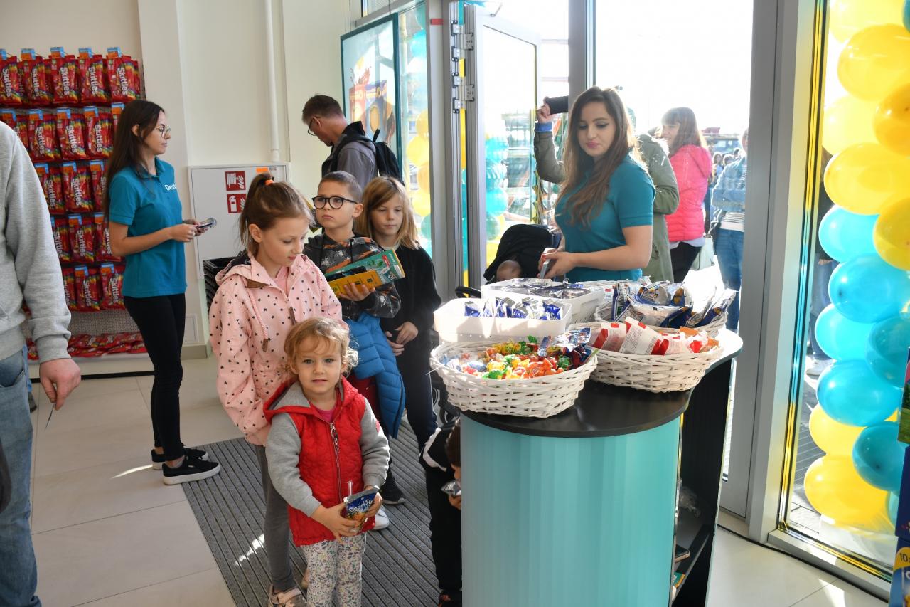 W poniedziałek, 31 października został otwarty nowy sklep Dealz w Mikołowie! Sklep znajduje się w KP Park przy ulicy Gliwickiej 34. 9