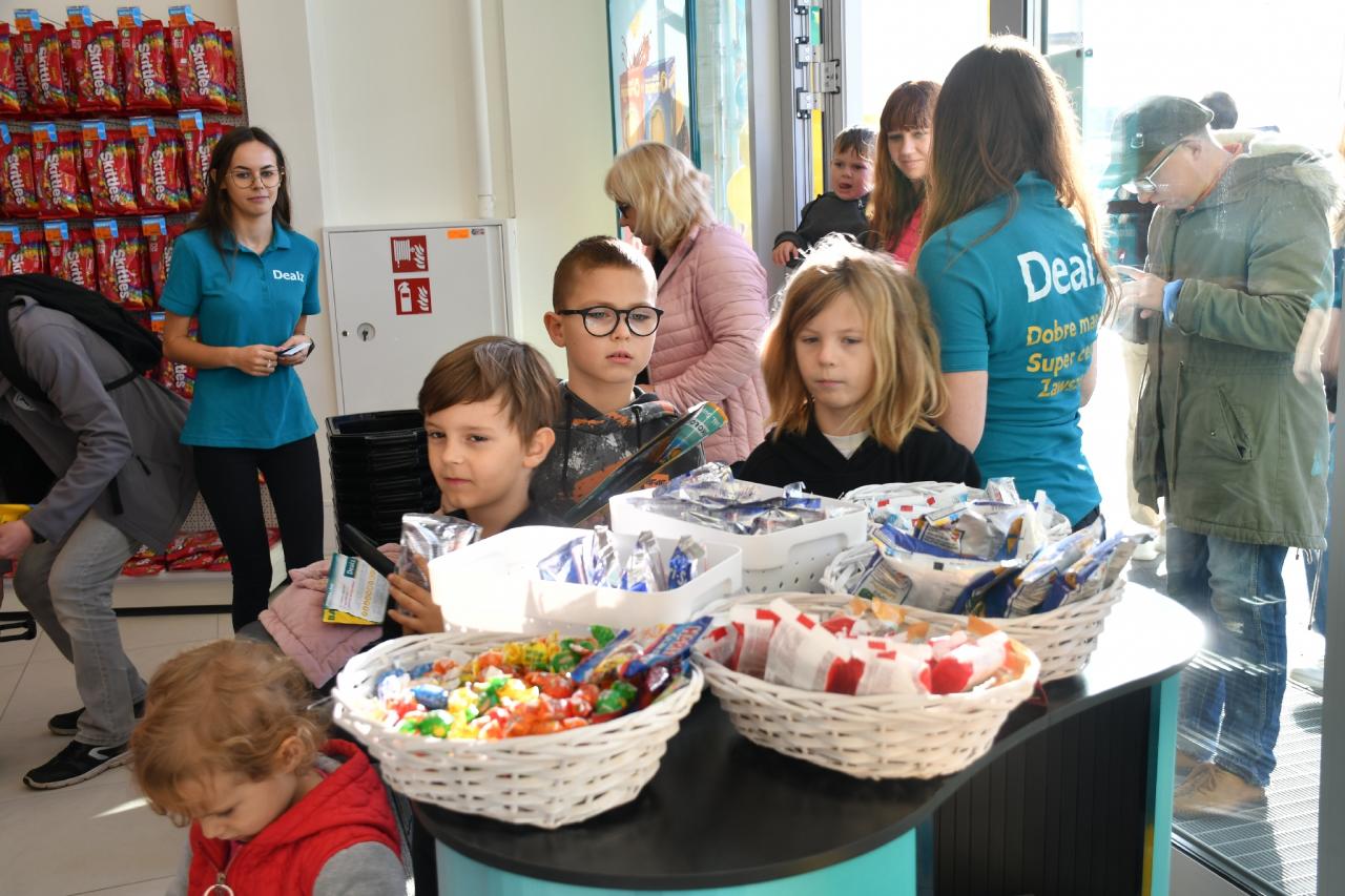 W poniedziałek, 31 października został otwarty nowy sklep Dealz w Mikołowie! Sklep znajduje się w KP Park przy ulicy Gliwickiej 34. 10