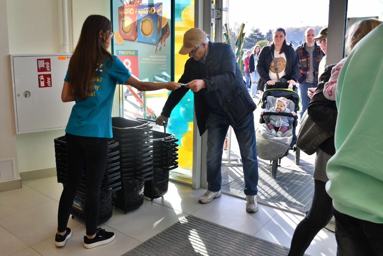 W poniedziałek, 31 października został otwarty nowy sklep Dealz w Mikołowie! Sklep znajduje się w KP Park przy ulicy Gliwickiej 34. 12