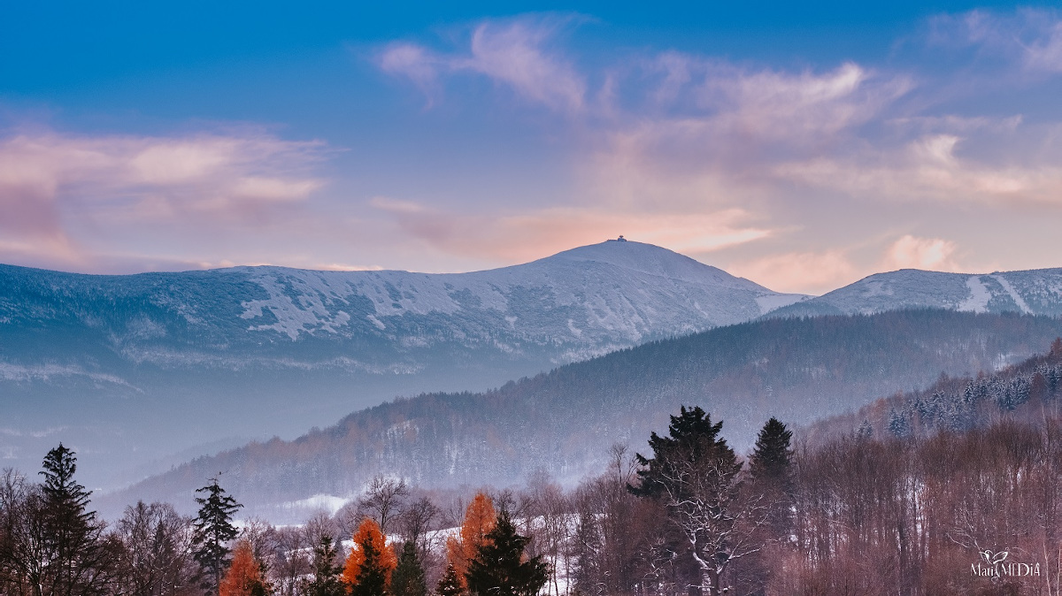 Przeżyj magię świąt Bożego Narodzenia w górskim klimacie. Dlaczego odwiedzić Karkonosze?