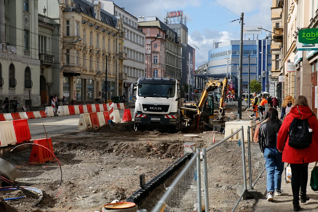 Remont Warszawskiej wchodzi w kolejną fazę. Zielony plan KTBS​
