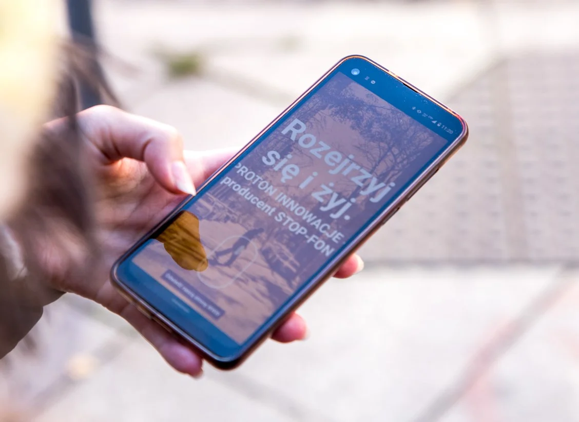 Rozejrzyj się i żyj! Aplikacja ostrzeże przed przejściem dla pieszych