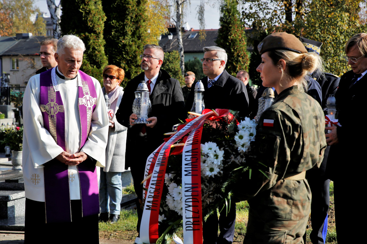 Z okazji Wszystkich Świętych władze miasta odwiedziły groby zasłużonych Ślązaków