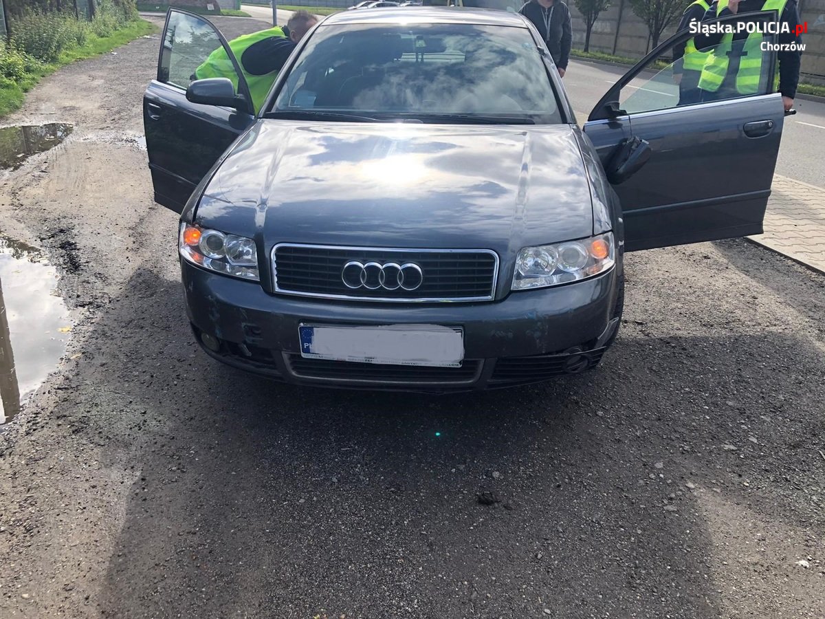 Niecodzienna kolizja i ucieczka pijanego kierowcy