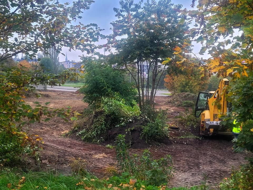 Trwa budowa nowego boiska w sąsiedztwie hali MOSiR