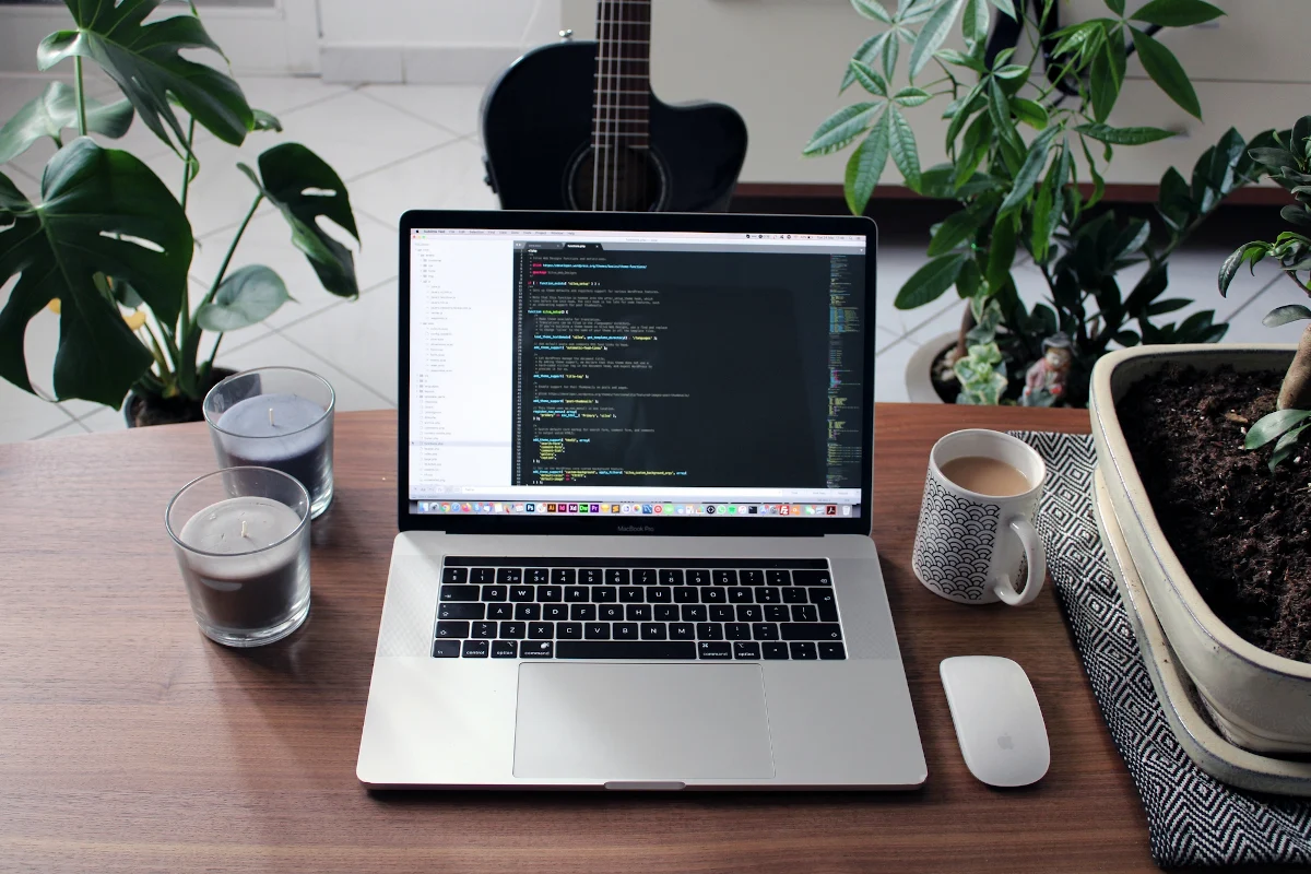 Czym jest Laravel? Zalety i minusy frameworka