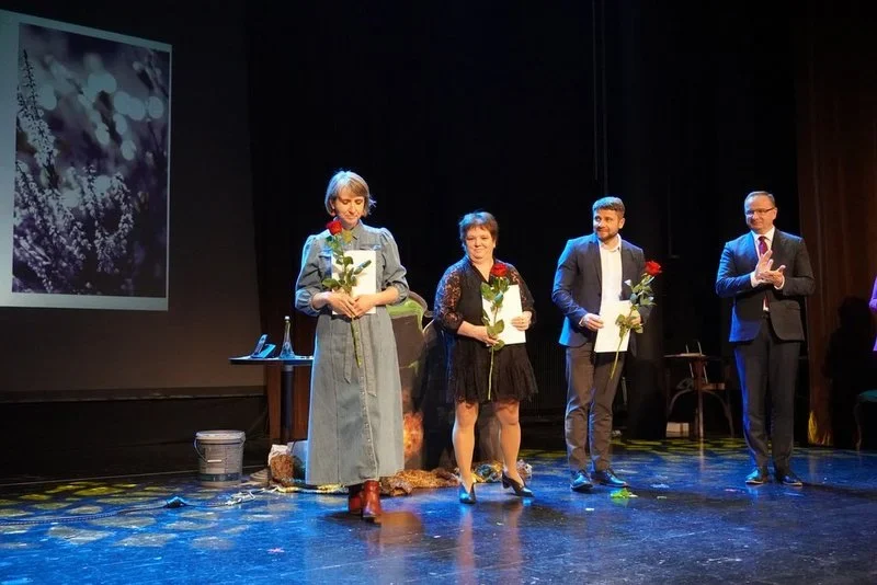 Najlepsi uczniowie i nauczyciele nagrodzeni z okazji Dnia Edukacji Narodowej [ZDJĘCIA]