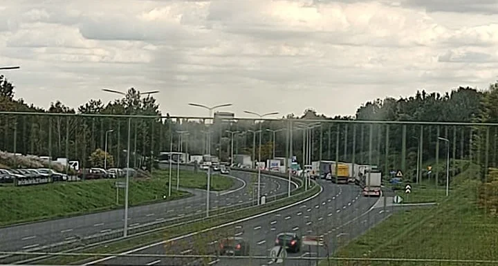 Ogromne korki na DTŚ! Zderzyły się dwa samochody ciężarowe