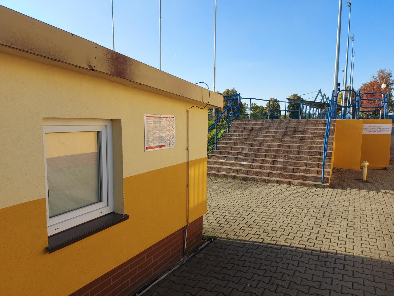 Budynek ŚKS Naprzód Lipiny wypiękniał. Zakończono remont / fot. OSiR "Skałka" 3