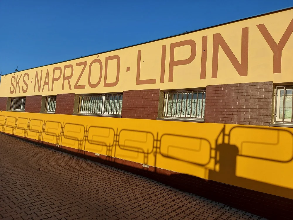 Budynek ŚKS Naprzód Lipiny wypiękniał. Zakończono remont [ZDJĘCIA]