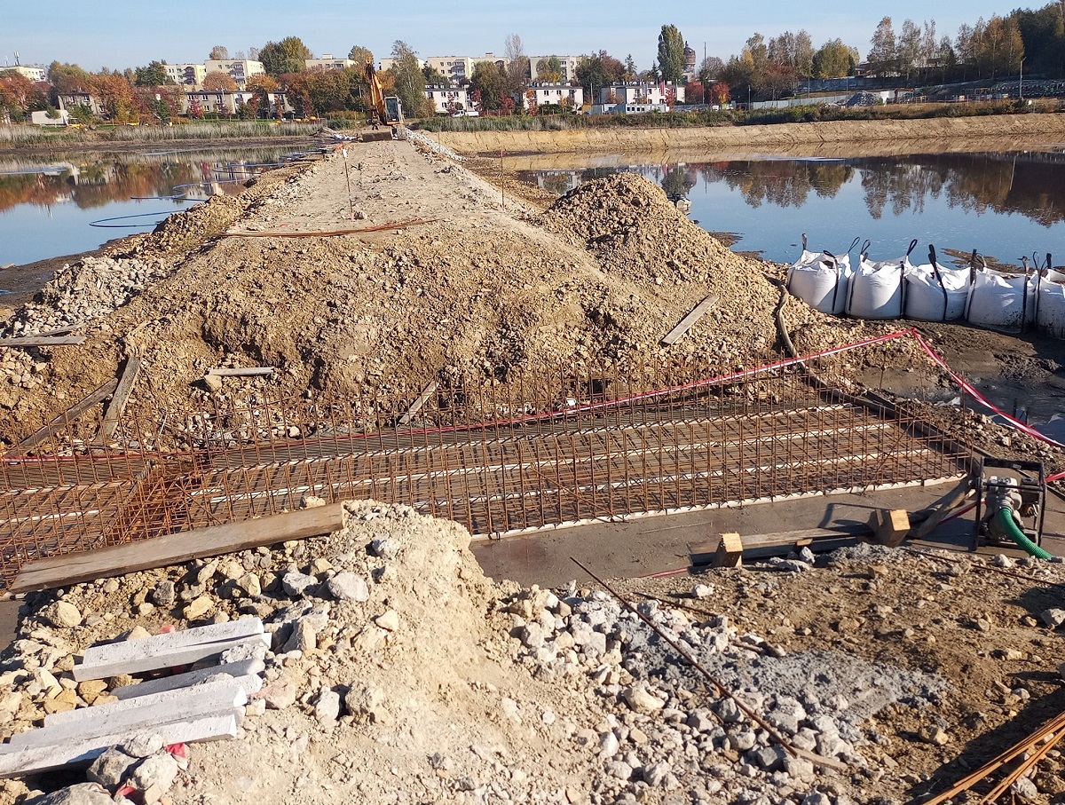 Przestrzeń sportowo-rekreacyjna już za rok? Aktualny postęp prac na stawie Kalina