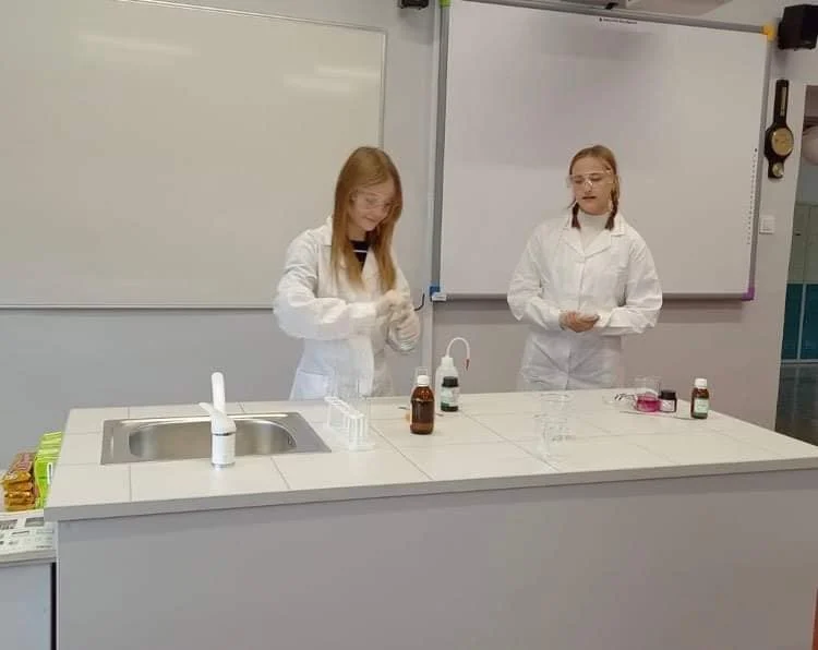 Za nami otwarcie nowej pracowni chemicznej w Szkole Podstawowej nr 4!