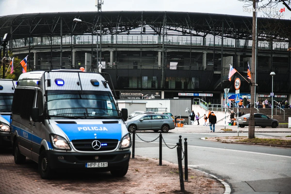 Policjanci zabezpieczali mecz Górnika Zabrze i Zagłębia Lublin [ZDJĘCIA]