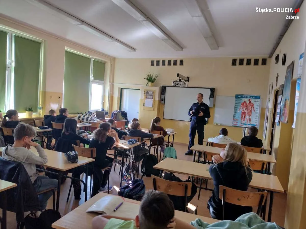 Policjanci przeprowadzili profilaktyczne prelekcje o bezpieczeństwie
