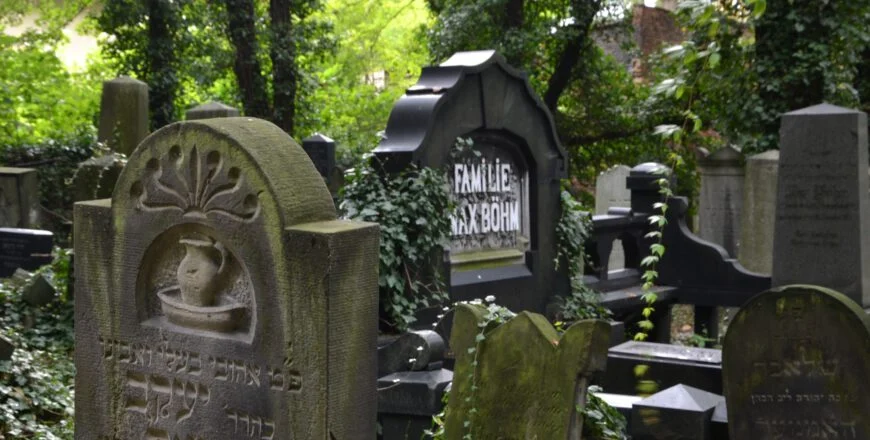 Kwesta na rzecz zabytkowego cmentarza żydowskiego