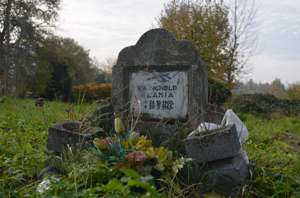 Wszystkich Świętych 23