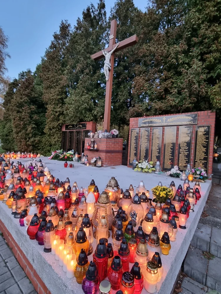 Wszystkich Świętych 45