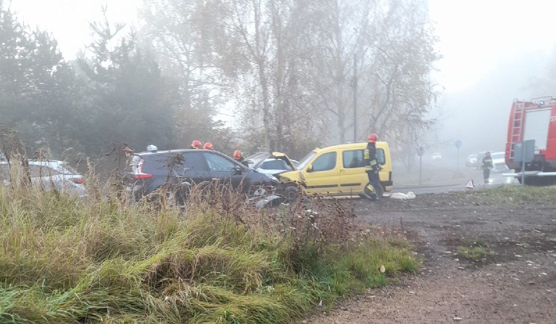 Zderzenie czołowe na ul. Starej. Jedna osoba przetransportowana do szpitala