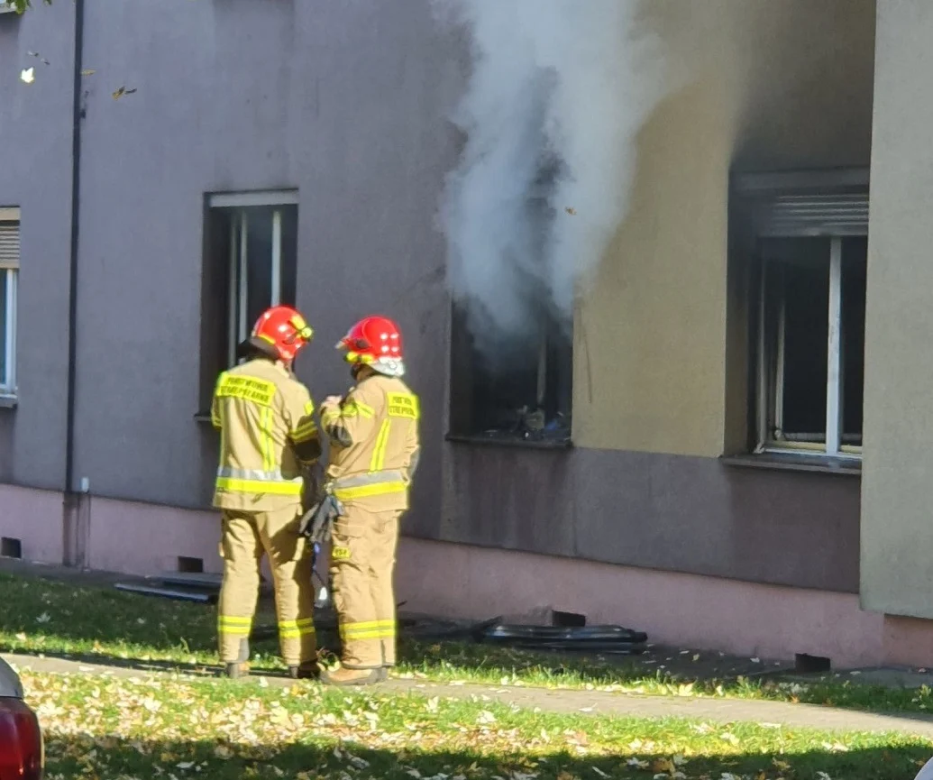 Pożar mieszkania przy ul. Kędzierzyńskiej! Jedna osoba poszkodowana