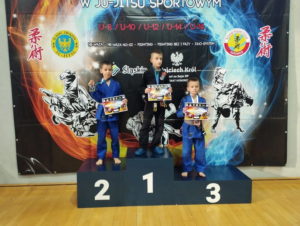 Jedenaścioro młodych wojowników z medalami!