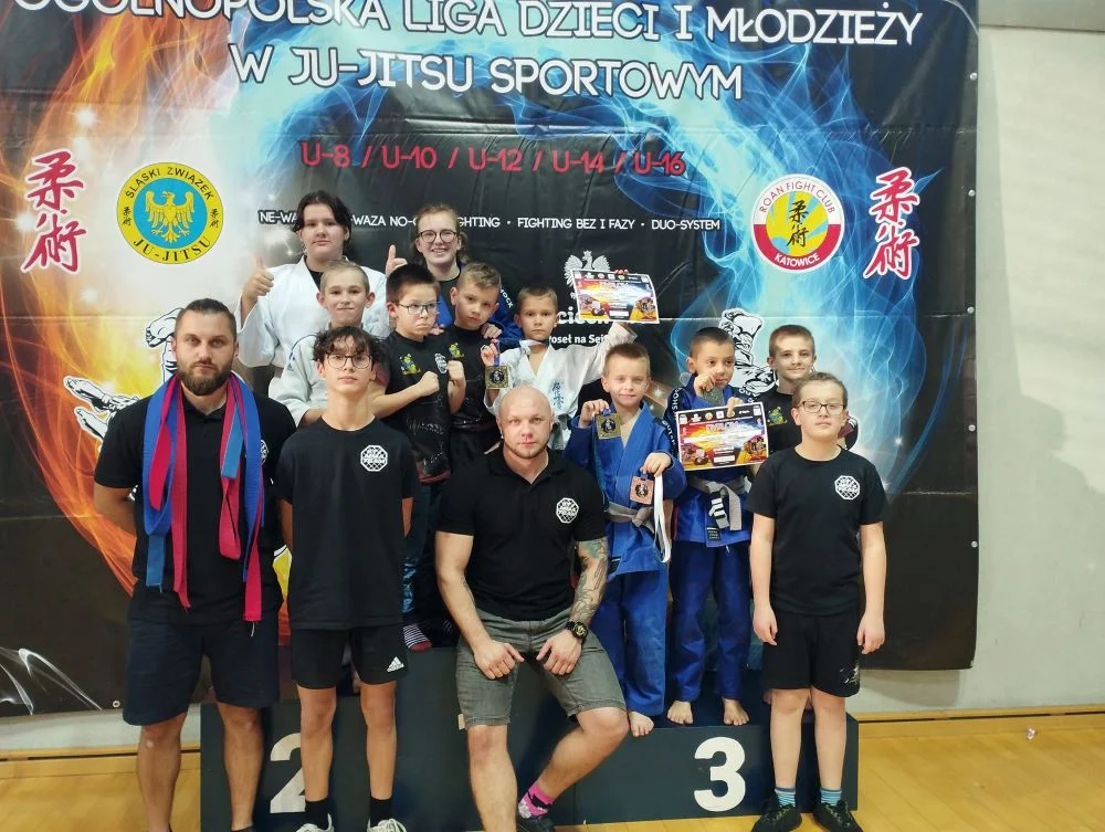 Jedenaścioro młodych wojowników z medalami!