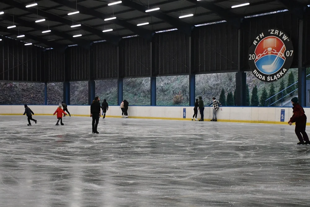 Otwarcie lodowiska na Burloch Arenie 32