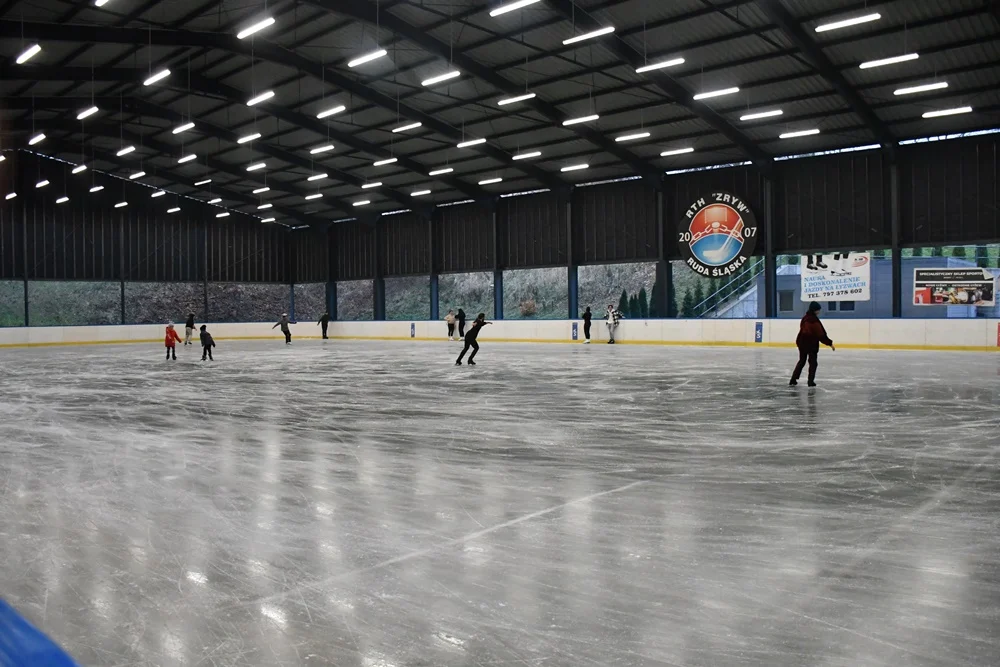 Otwarcie lodowiska na Burloch Arenie 33