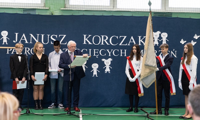 SP nr 5 ma już 60 lat! Posiada teraz swojego patrona