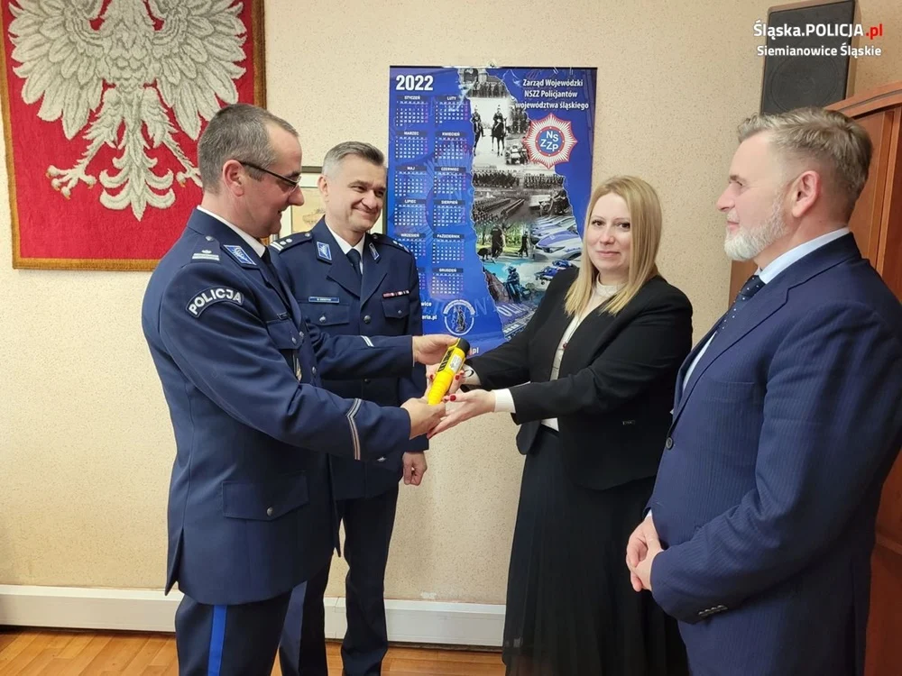 Kolejne urządzenia do szybkiego badania stanu trzeźwości kierujących trafiły do drogówki