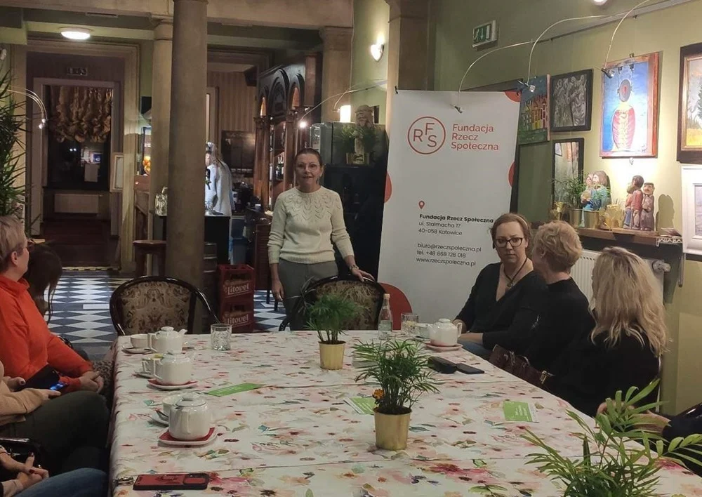 Kobiety w różnym wieku, o różnych osobowościach. Frelki Obywatelki ruszyły