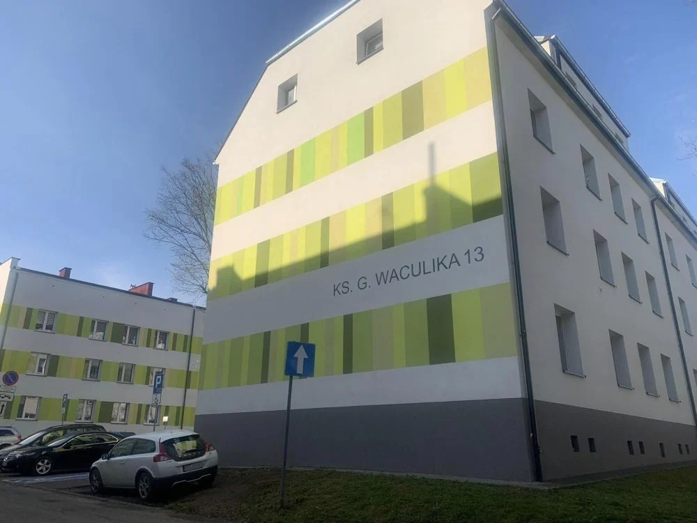 Oznakowanie budynków na osiedlu Wieczorka. Poprawa wyglądu osiedla w Piekarach
