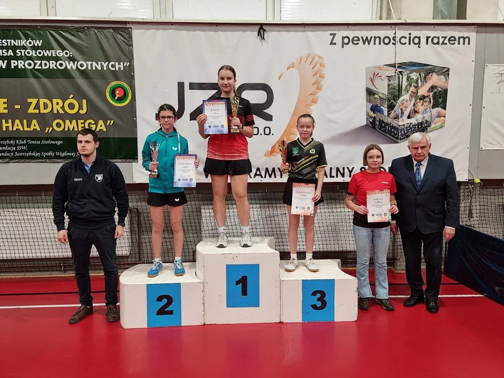 Wojewódzki Turniej Kwalifikacyjny Młodziczek w tenisie stołowym. Udana gra mysłowiczanki