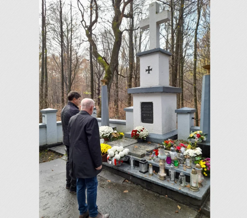 Złożenie kwiatów w miejscach pamięci. Hołd ofiarom Tragedii Górnośląskiej