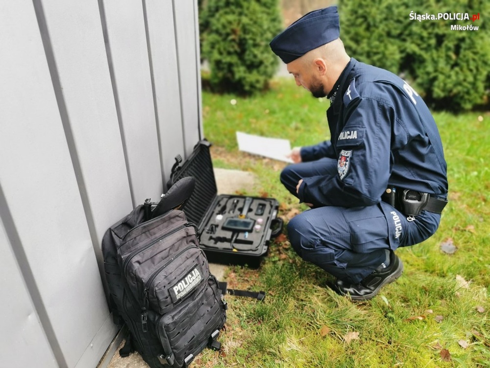 Podejrzana reklamówka z kablami. Ćwiczenia dowódczo-sztabowe "Ładunek"