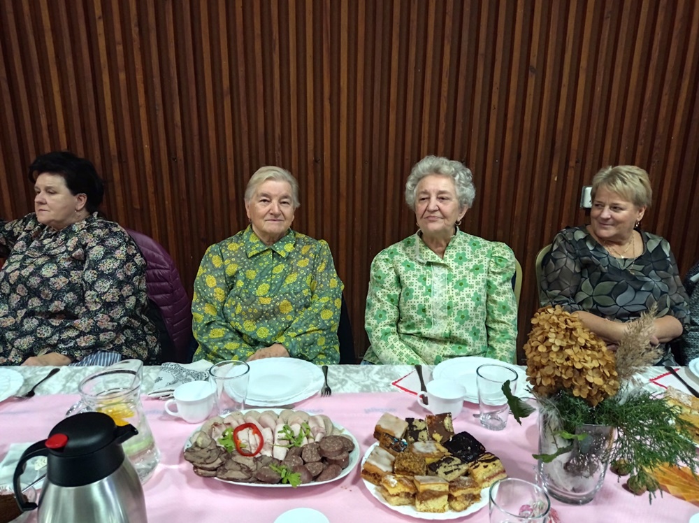 "Wyszkubki" w wykonaniu Regionalnego Zespołu Śpiewaczego. Gromkie brawa w MOKu