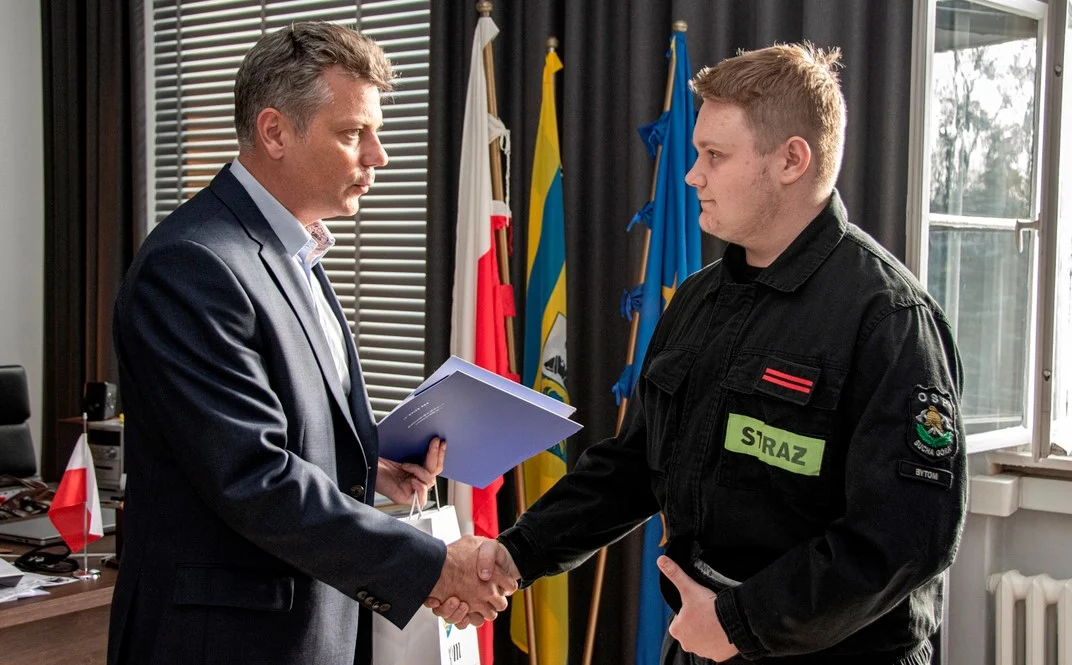 Nastolatek uratował życie mieszkańcowi Bytomia. Prezydent podziękował młodemu bohaterowi